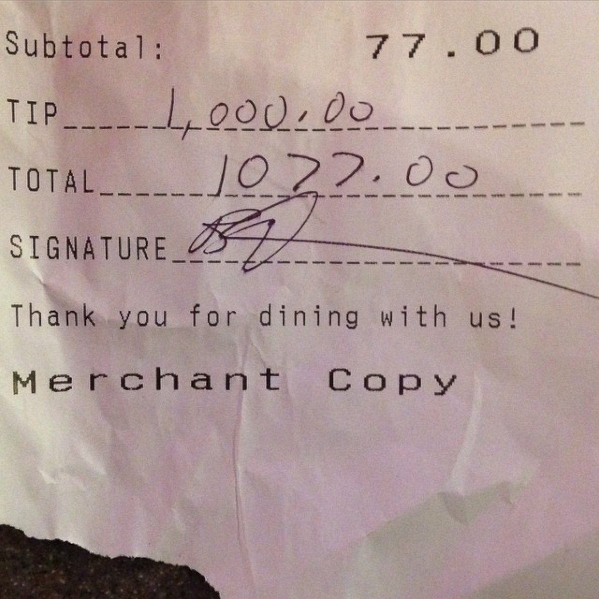 PHOTO:"Hamilton" bartender Madeleine DeJohn shared a photo on Instagram of a $1,000 tip left by comedian Amy Schumer. 