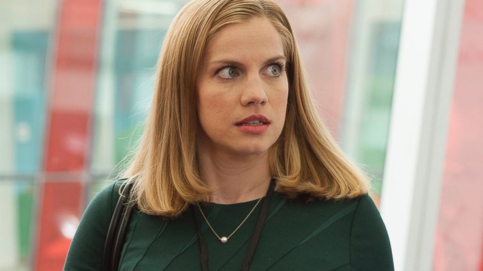 The Adorable Reason Veep S Anna Chlumsky Found Out About 2014 Emmy Awards Nod After Everyone