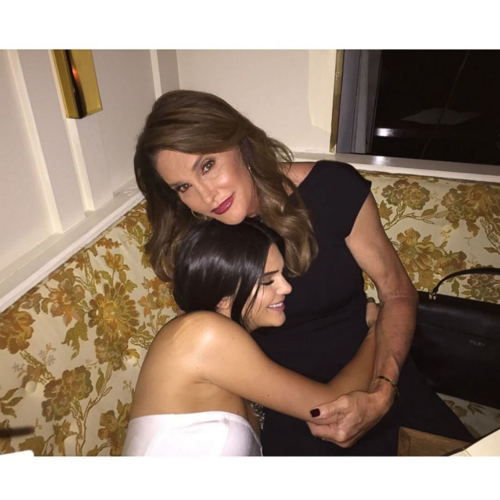 Caitlyn Jenner Cuddles Up To Daughter Kendall Picture Inside The Life Of Caitlyn Jenner Abc News 