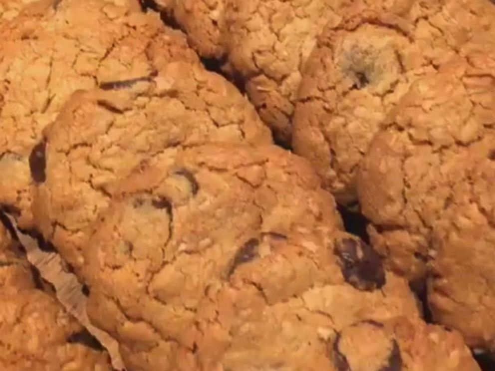 PHOTO: Chef Marc Murphy shared his recipe for peanut butter chocolate chip oatmeal cookies with GMA.