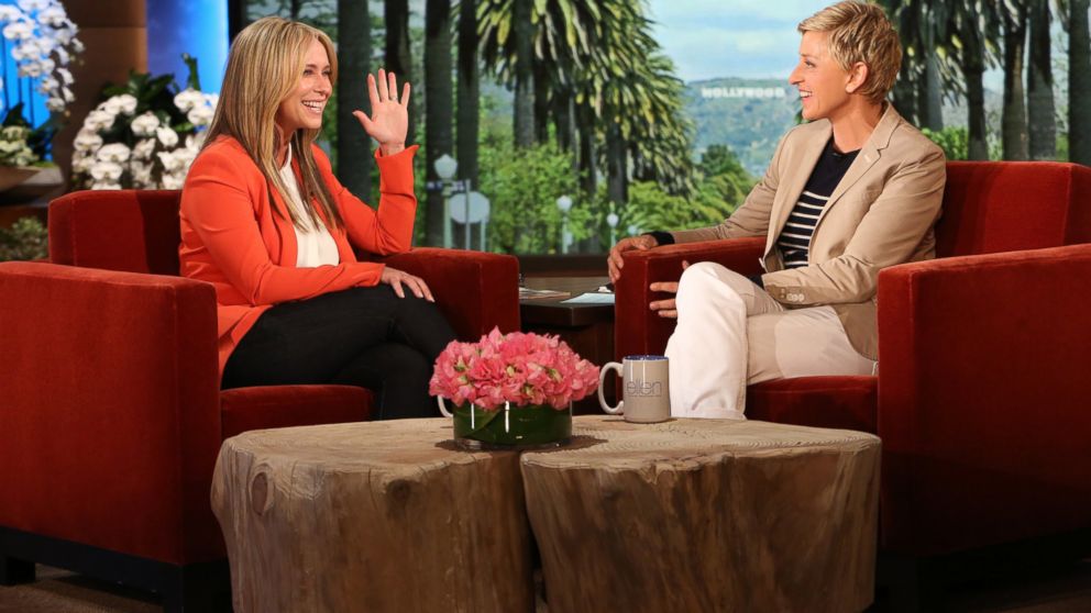 Jennifer Love Hewitt makes an appearance on "The Ellen DeGeneres Show," April 1, 2014.