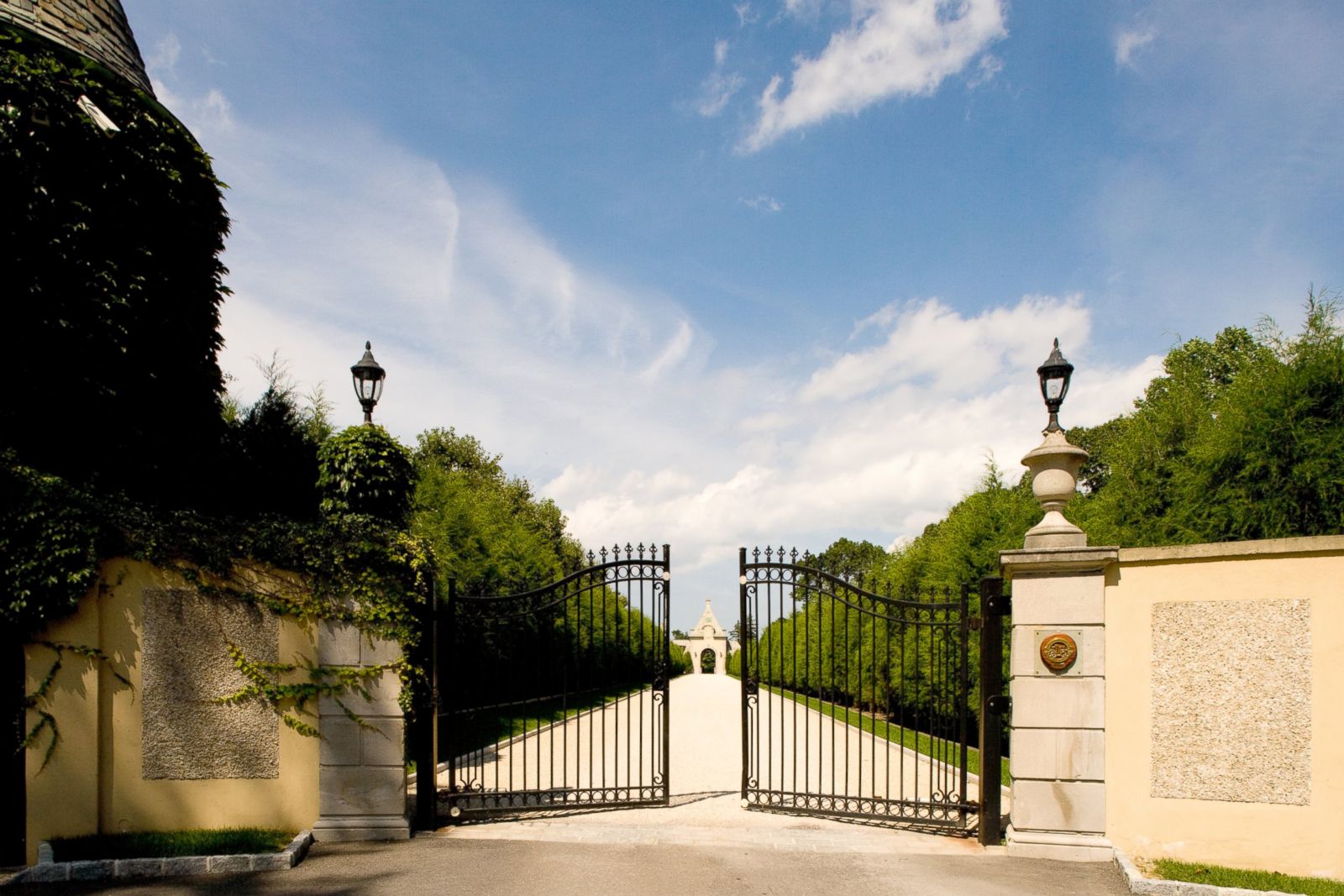 Taylor Swift Uses Oheka Castle As Setting For Latest Video Photos Abc News Taylor Swift Uses Oheka Castle As Setting For Latest Video Photos Abc News