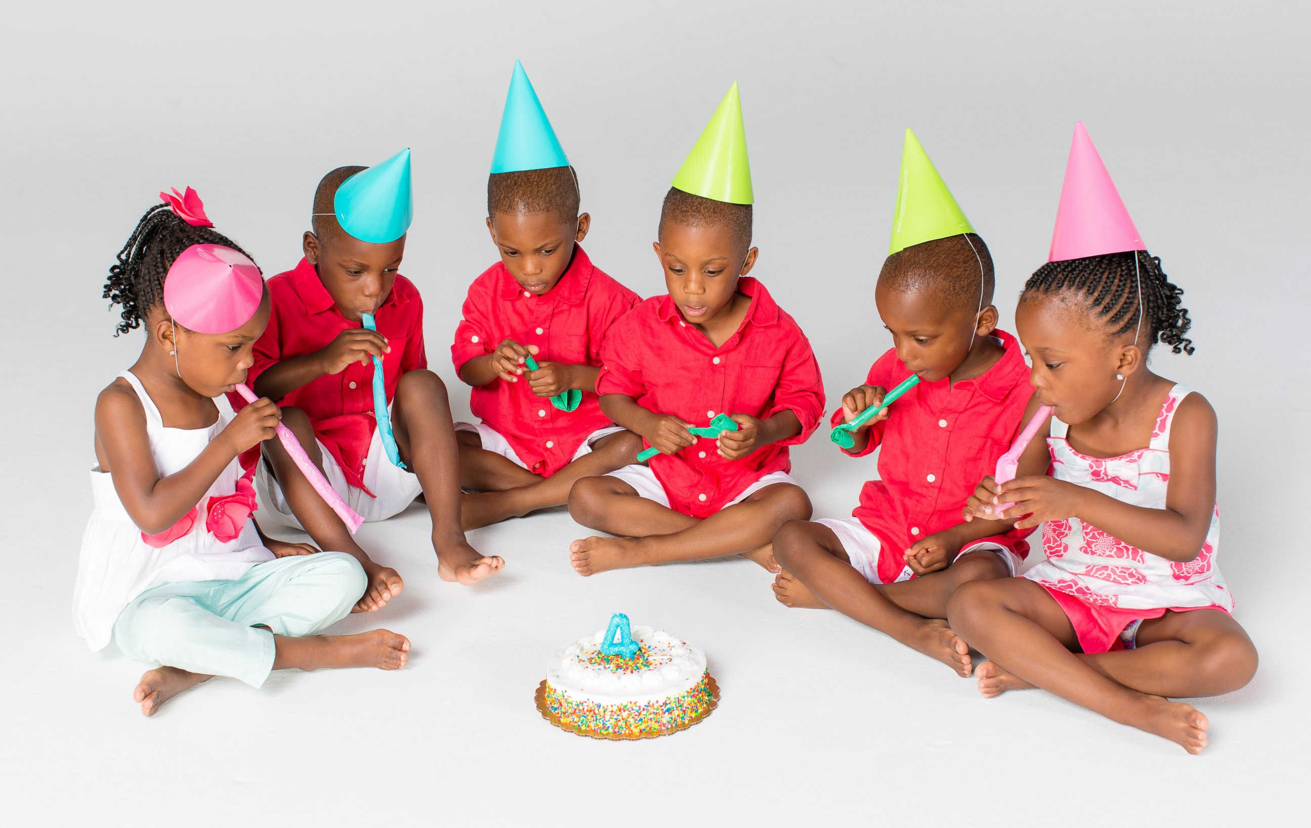 PHOTO: Mia and Rozonno (Ro) McGhee with the McGhee sextuplets from "Six Little McGhees" celebrate their 4th birthday.