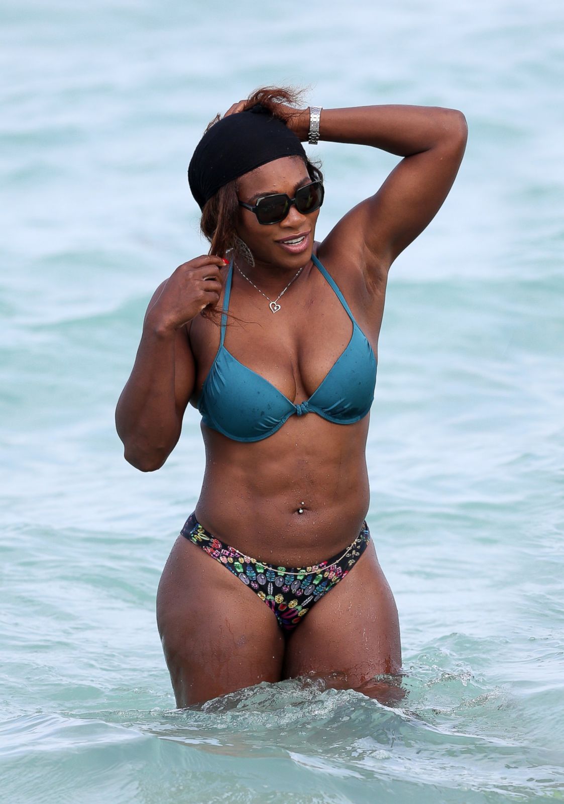 Serena Williams Shows Off Her Curves In A Bikini Picture Celebrities On Vacation Abc News 4443