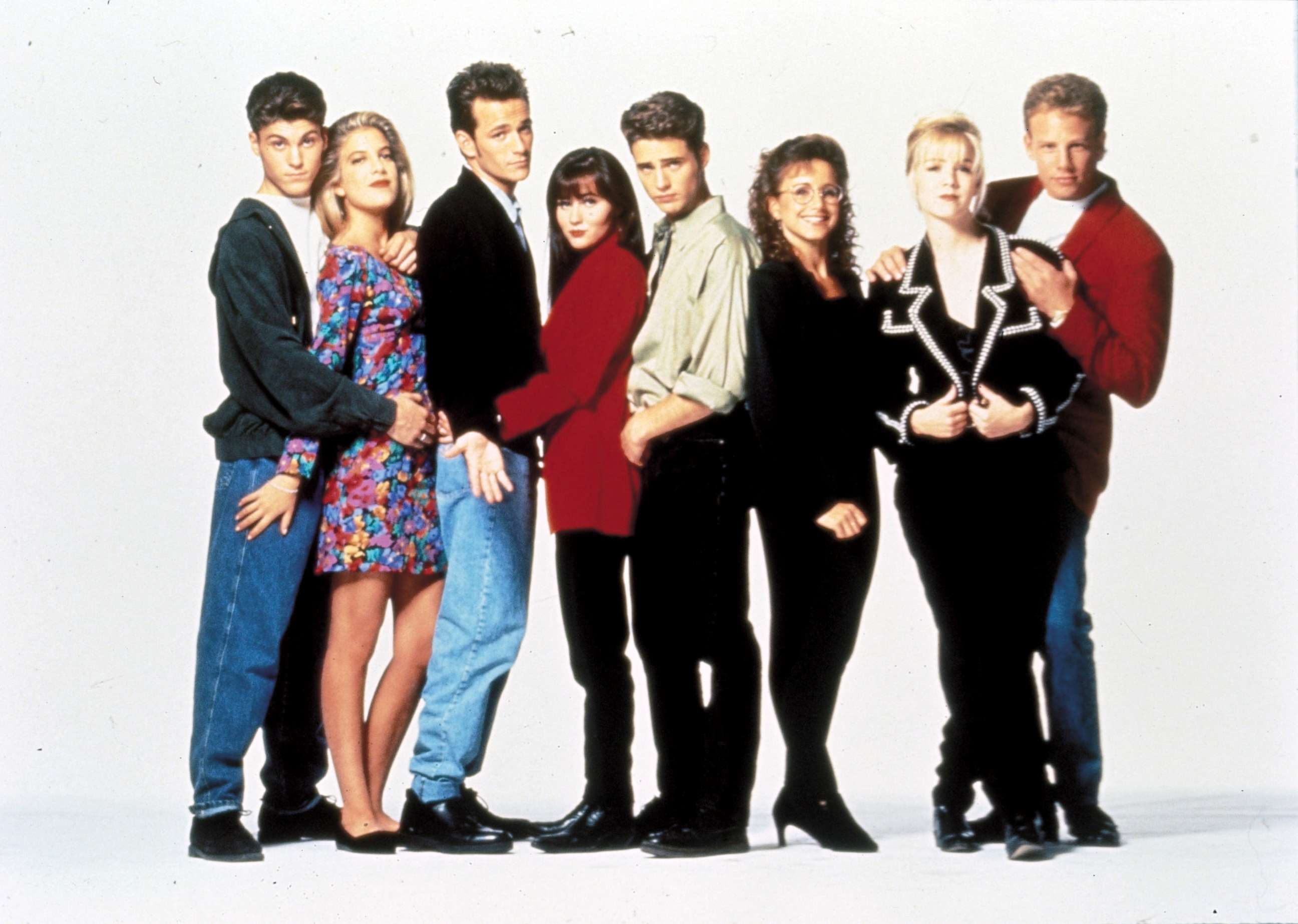 PHOTO: The cast of Beverly Hills 90210.