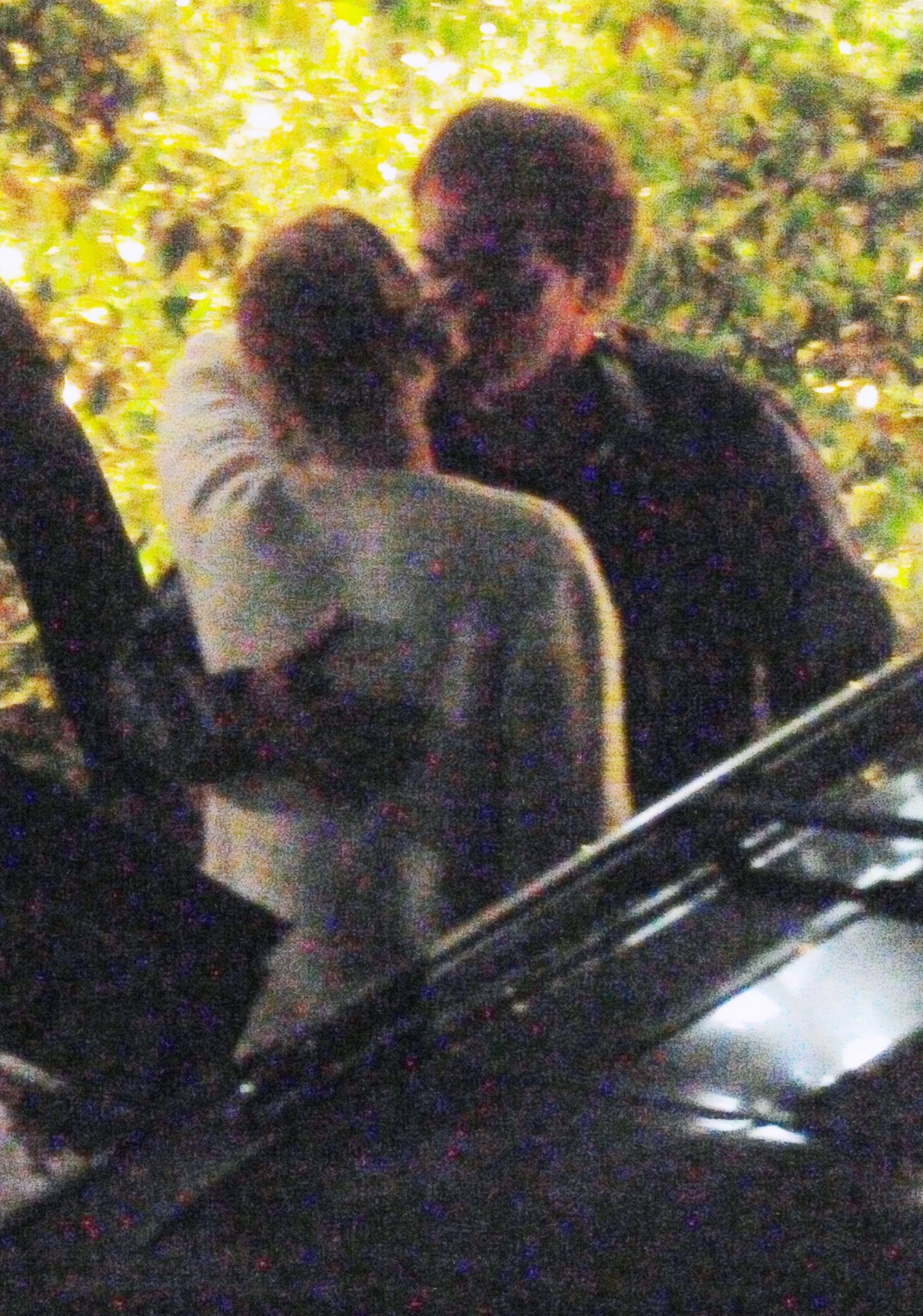 PHOTO: Uma Thurman and Quentin Tarantino share a kiss outside a Mr. Chow restaurant in Beverly Hills, Calif., June 17, 2014.
