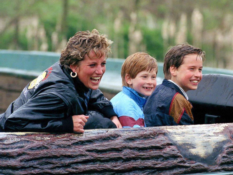 PHOTO: Diana, Princess of Wales, Prince William and Prince Harry visit Thorpe Park Amusement Park, April 13, 1993.