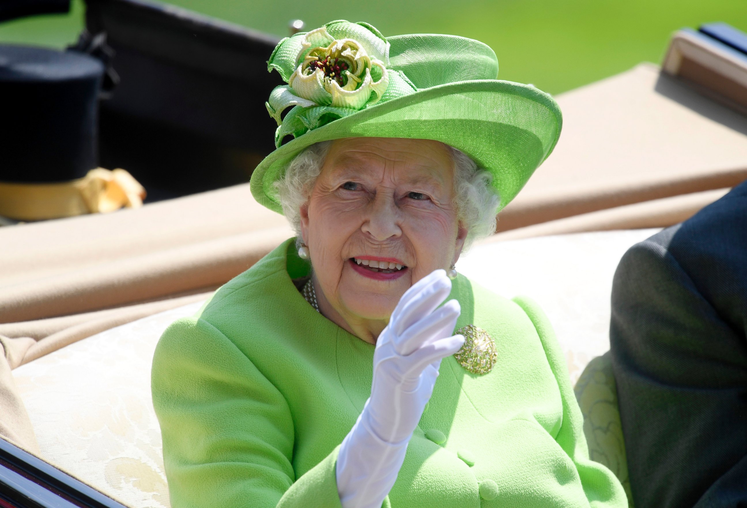 PHOTO: Britain's Queen Elizabeth arrives at Ascot Racecourse, June 20, 2017, in Ascot, England.  