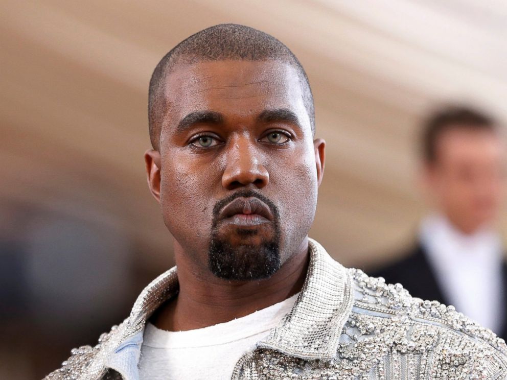 PHOTO: Kanye West arrives at the Metropolitan Museum of Art Costume Institute Gala in New York, May 2, 2016.