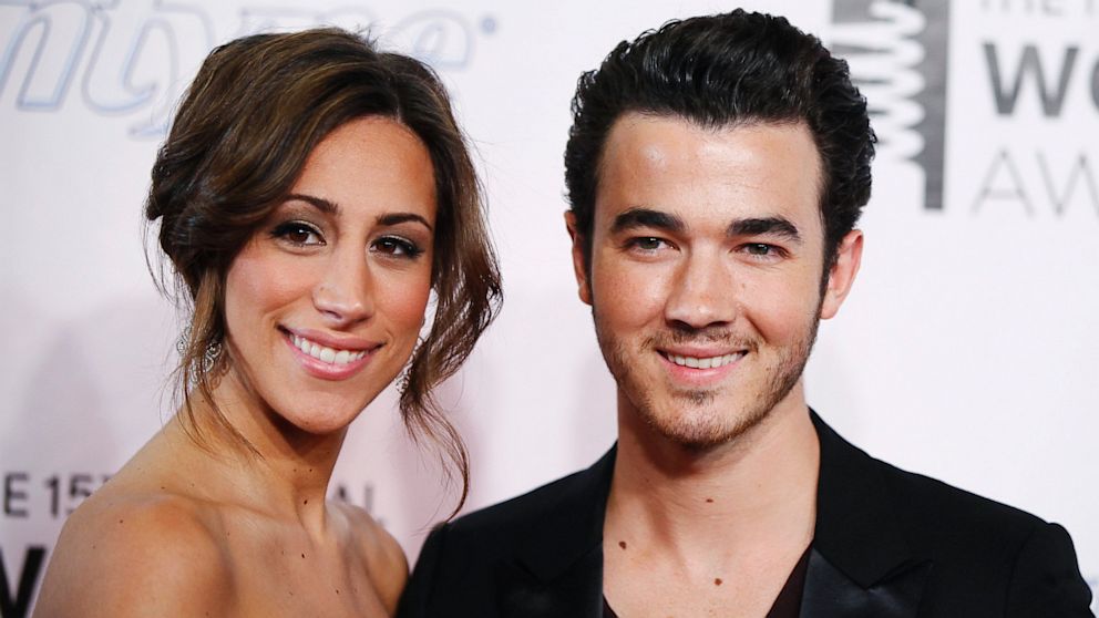 Kevin And Danielle Jonas: 'We're Having a Girl! 