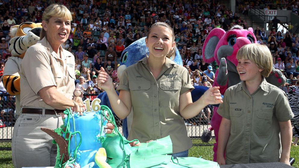 Bindi Irwin celebrates her 16th birthday with her mother Terri and brother Robert in front of 2,000 guests at Australia Zoo in Queensland, Australia on July 24, 2014.