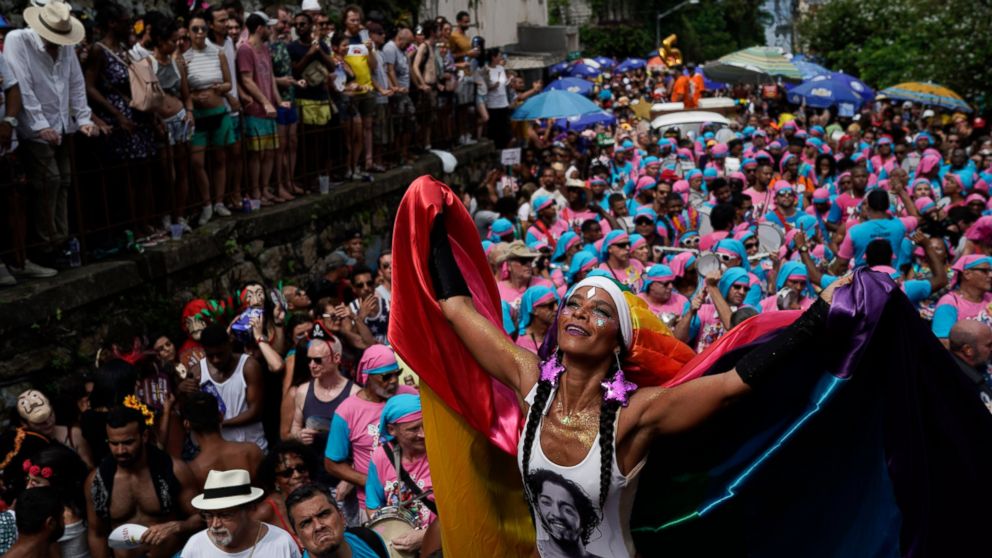 Rio De Janeiro Carnival Kicks Off With Bolsonaro Backlash Abc News