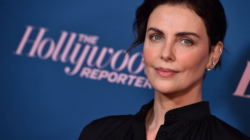 Charlize Theron honorée au gala Women in Entertainment
