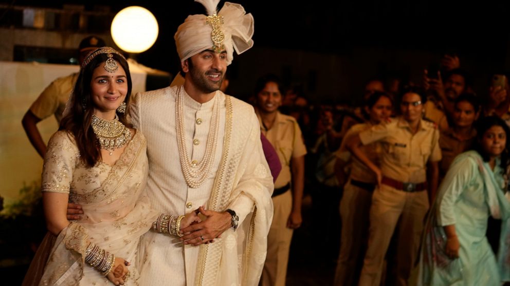 Bollywood stars Ranbir Kapoor, Alia Bhatt marry in Mumbai