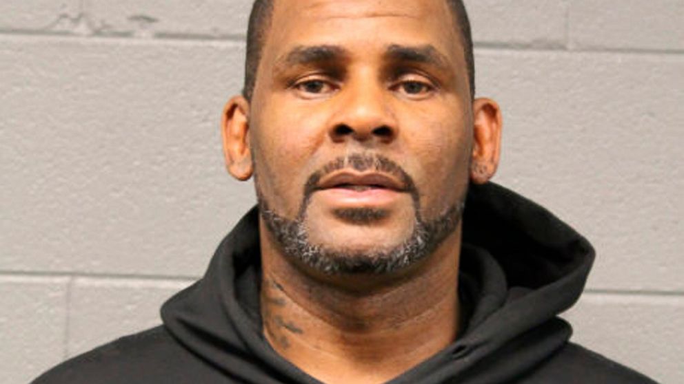 992px x 558px - R. Kelly met underage girl while on trial for child porn - ABC News