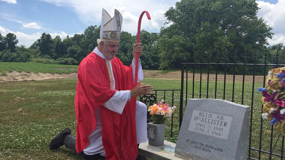 Mississippi group honors fictional man in 'Ode to Billy Joe'