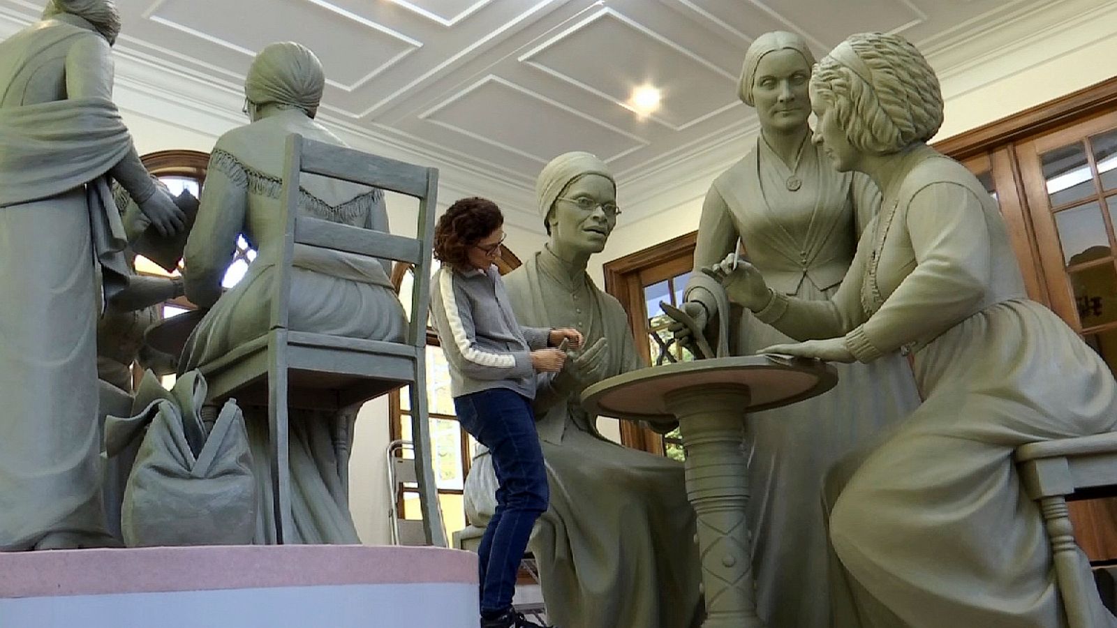 Sculptor Crafting 1st Women S Statue For Central Park Abc News