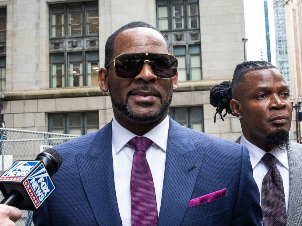 House Cleaning Girl And Bodyguard Boys Sex Videos - R. Kelly sex tapes: from duffel bag to national circulation - ABC News