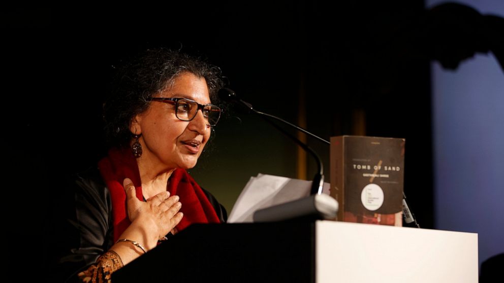 Indyjska powieść „Sand Tomb” zdobywa Międzynarodową Nagrodę Bookera