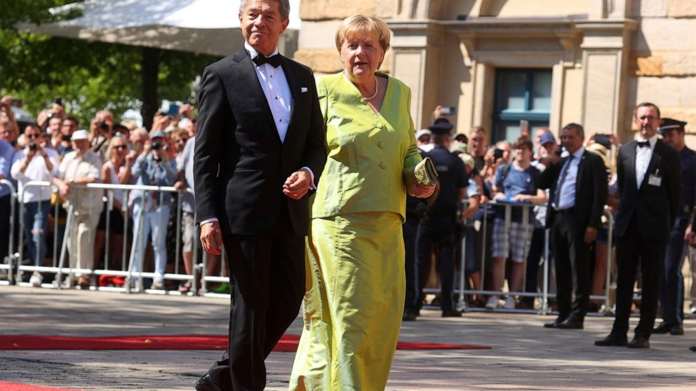 Merkel stellt ihre Gedanken zum Wagner-Zyklus vor