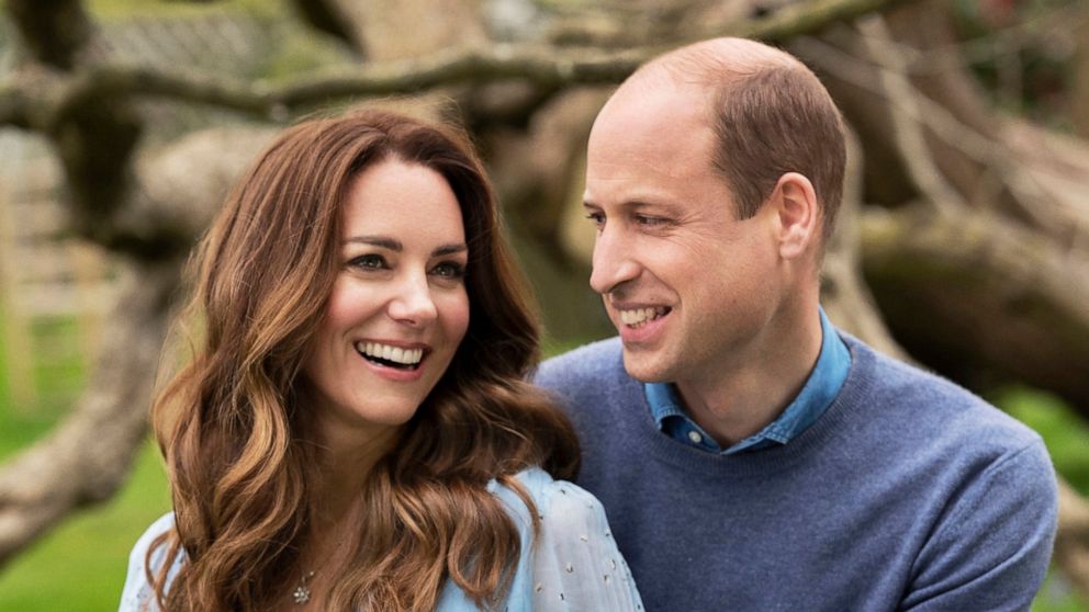 Prince William, Kate release photos to mark 10th anniversary