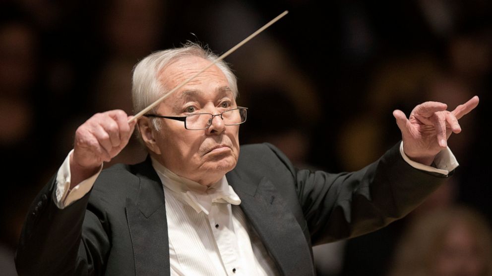 Ve věku 89 let zemřel dirigent Liverpoolské filharmonie Lebor Peszek