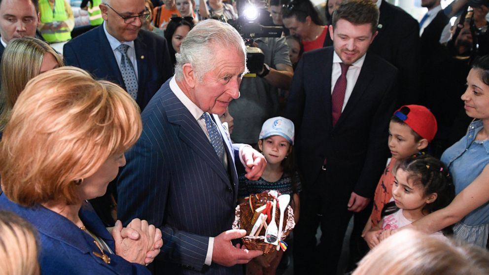 Prințul Charles al Marii Britanii vizitează refugiații ucraineni în România