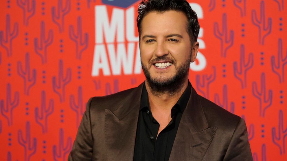 Singer Luke Bryan's red stag illegally shot, authorities say thumbnail