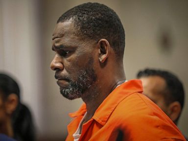 R. Kelly nears OK for new legal team for upcoming trial
