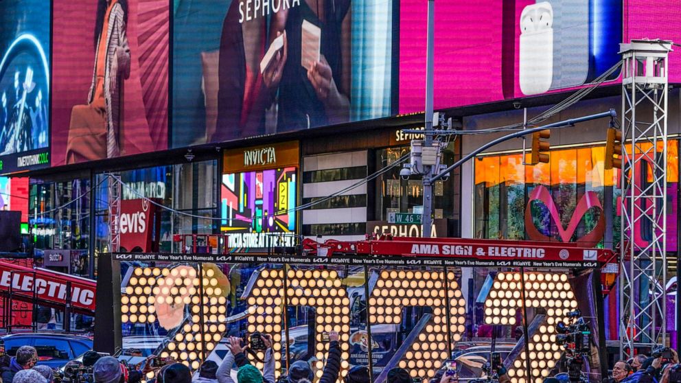 Limited revelers return to Times Square to usher in 2022