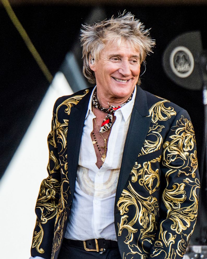 Rod Stewart's plea deal on battery charge falls through - ABC News