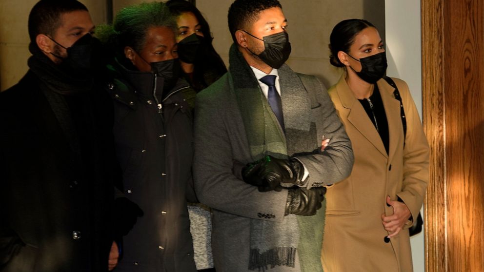 Jussie Smollett awaits verdict as jurors consider case