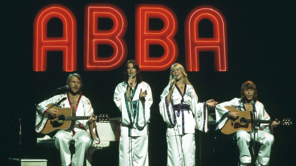 VIDEO: ABBA Reunites For New Show, Kate Hudson Cuddles A Panda and More in Pop News