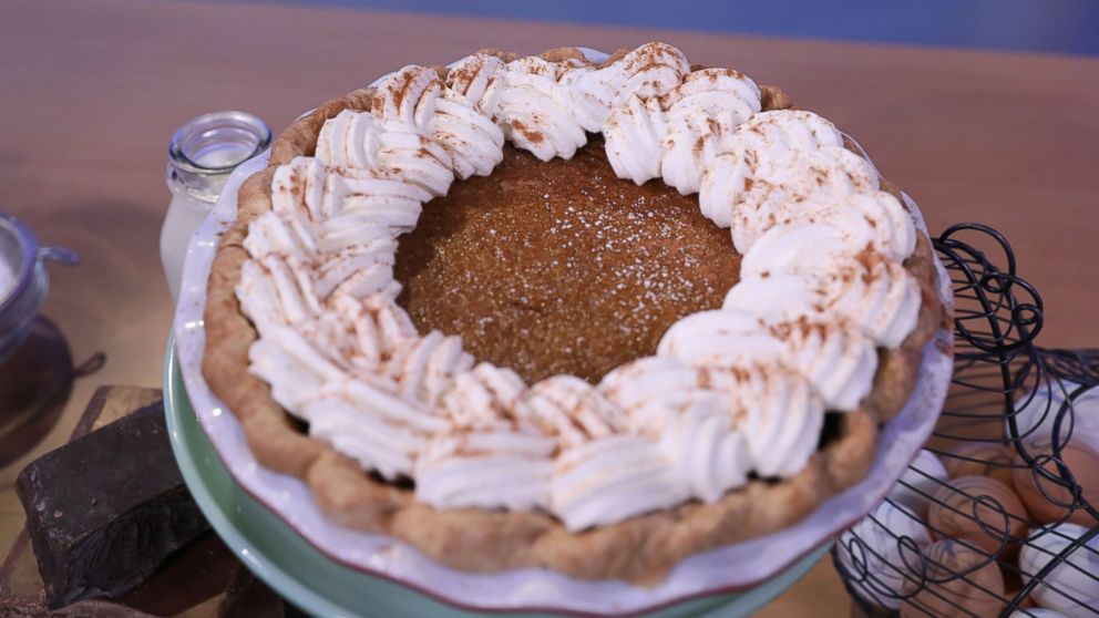 PHOTO: Emeril Lagasse shared recipes for Thanksgiving pies on "Good Morning America."