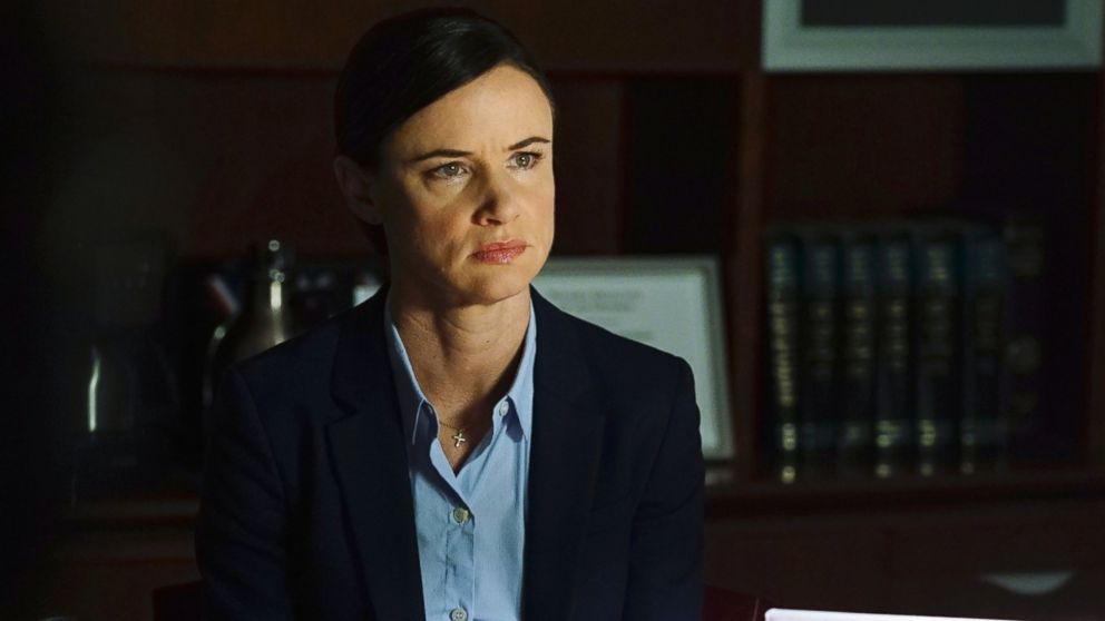 Juliette Lewis Talks 'Secrets and Lies' - ABC News