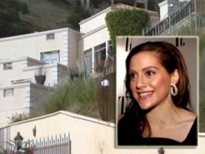 VIDEO: Britanny Murphys mom calls 911.