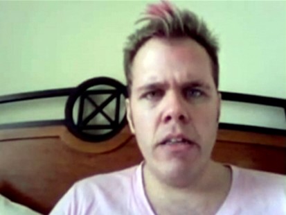 VIDEO: Perez Hilton accuses Black Eyed Peas manager of punching him.