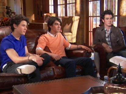 VIDEO: Jonas Brothers
