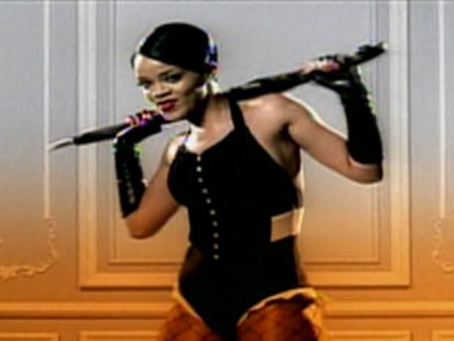 VIDEO: Rihanna is set to testify in Chris Browns assault case.