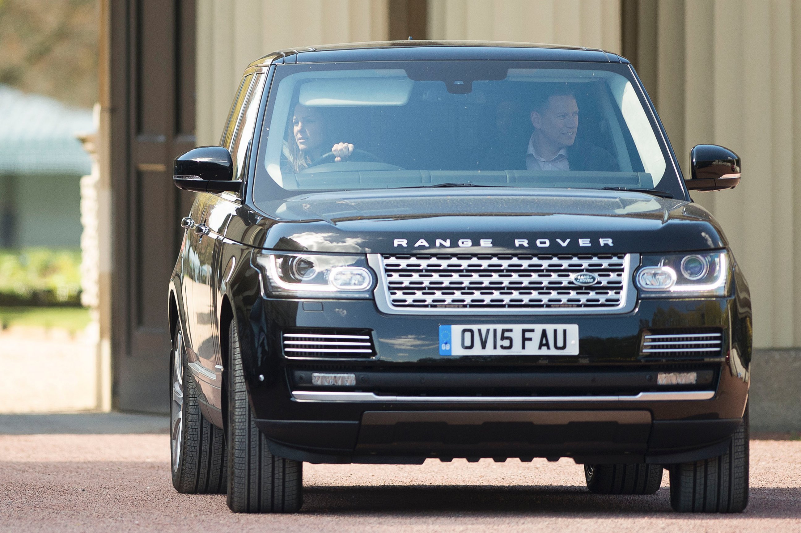PHOTO: Kate Middleton is spotted driving a Range Rover out of Buckingham Palace in London on April 28, 2015.
