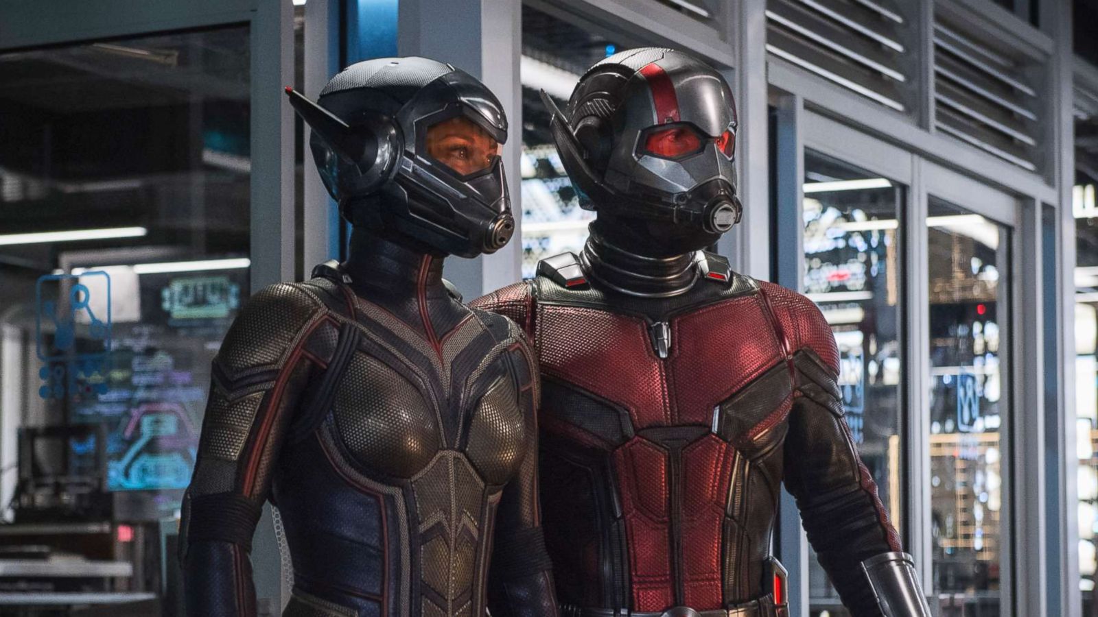 PHOTO: Evangeline Lilly and Paul Rudd in a scene from "Ant-Man and the Wasp."