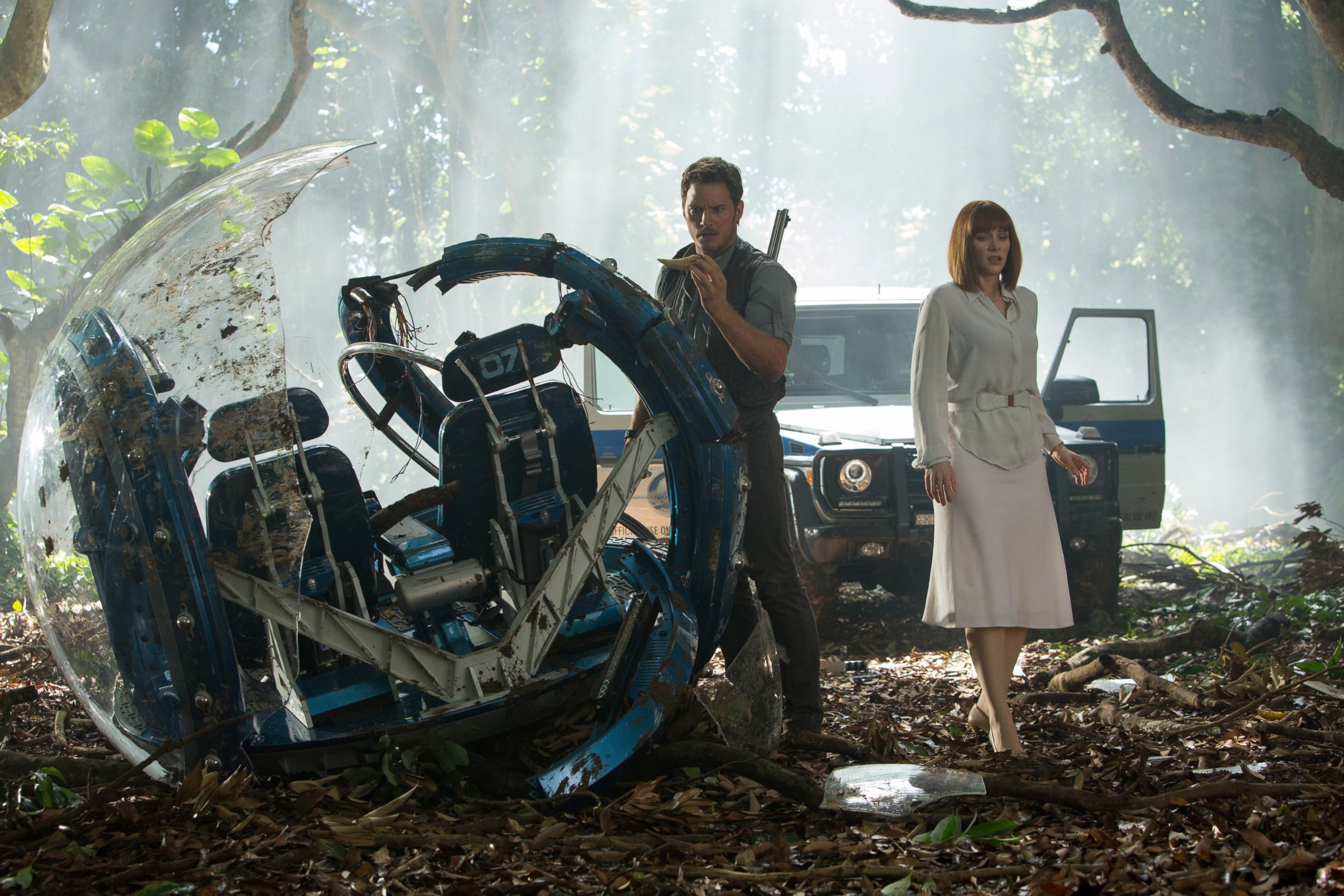 PHOTO: This photo provided by Universal Pictures shows, Chris Pratt, left, and Bryce Dallas Howard in a scene from the film, "Jurassic World".