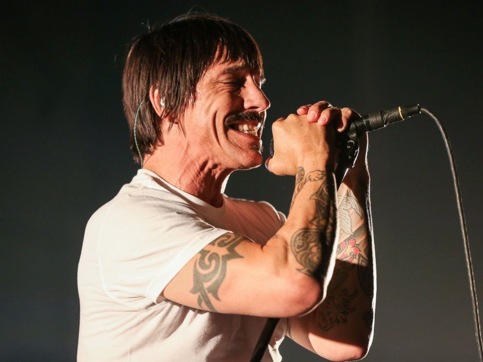 Presenter Slumkvarter klimaks Red Hot Chili Peppers Lead Singer Anthony Kiedis Hospitalized - ABC News