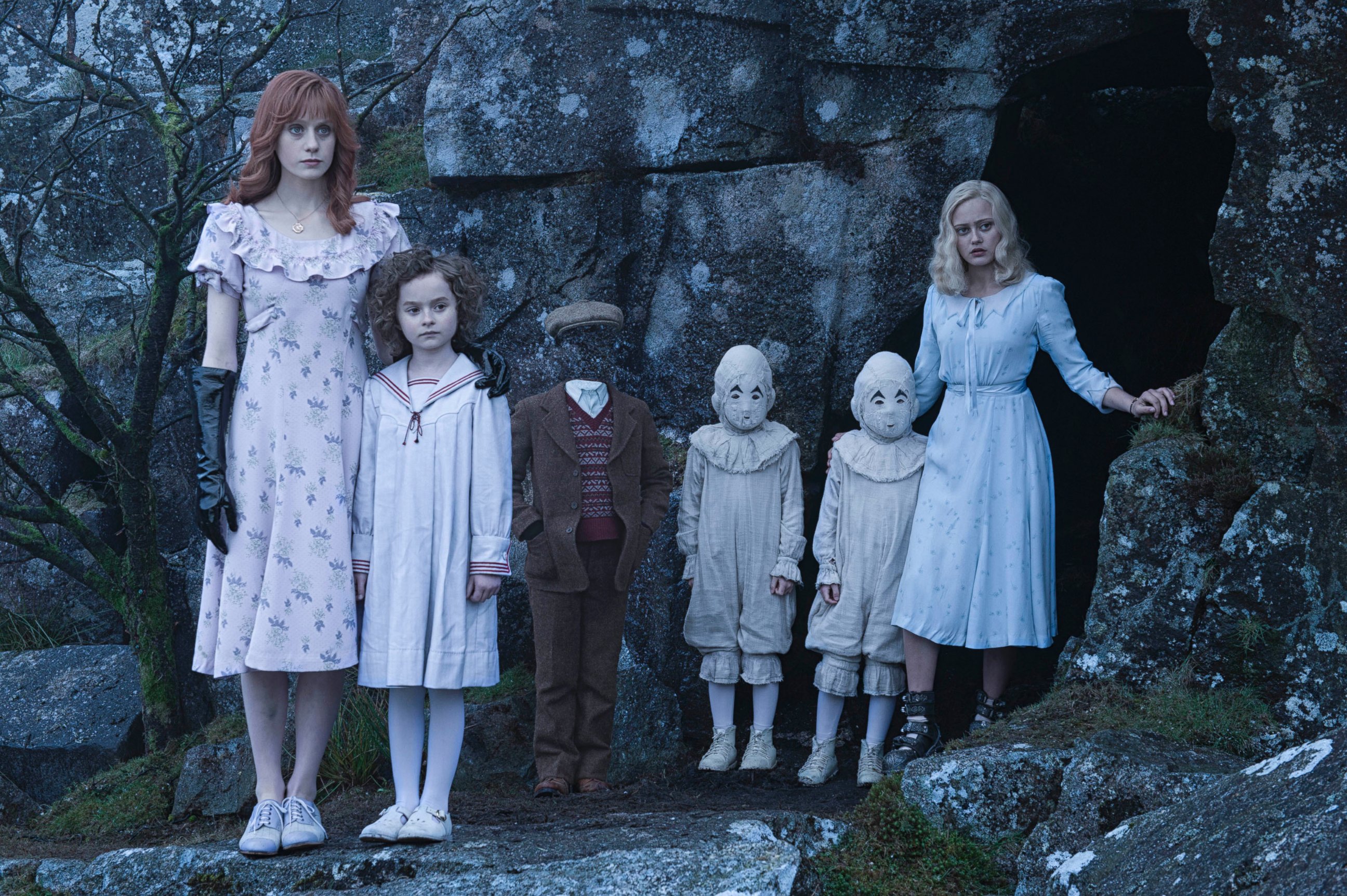 PHOTO: Lauren McCrostie, Pixie Davies, Cameron King, Thomas and Joseph Odwell and Ella Purnell appear in a scene from, "Miss Peregrine's Home for Peculiar Children."