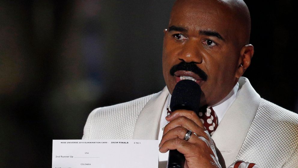 PHOTO: Steve Harvey holds up the card showing the winners after he incorrectly announced Miss Colombia Ariadna Gutierrez as the winner at the Miss Universe pageant on Sunday, Dec. 20, 2015, in Las Vegas.