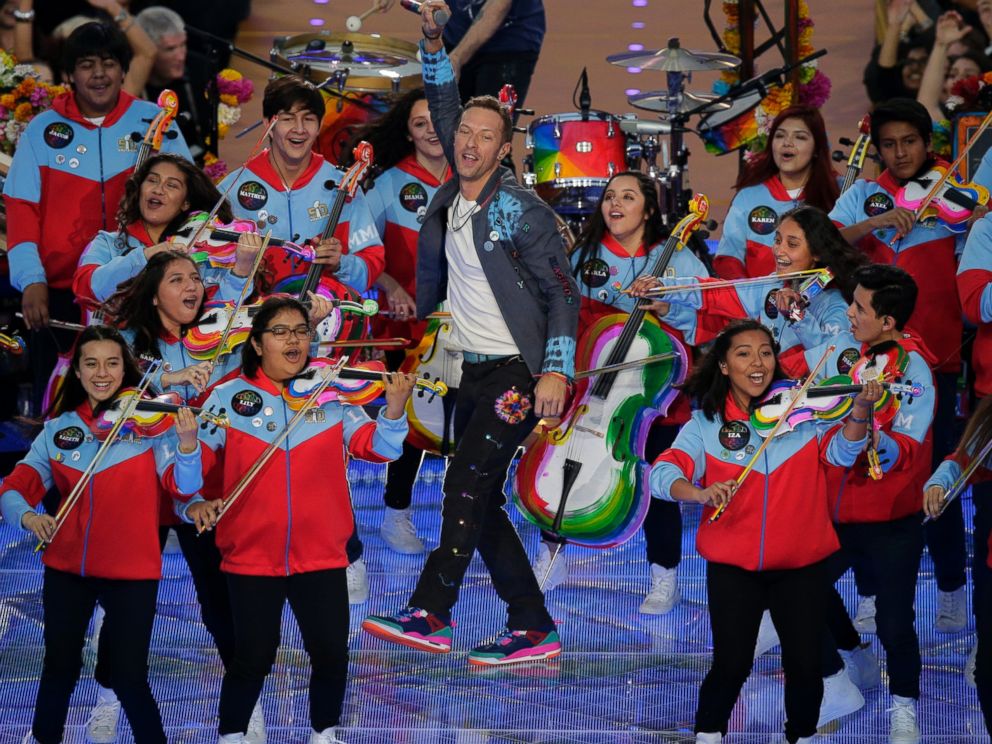 PHOTO: Coldplay singer Chris Martin performs during halftime of the NFL Super Bowl 50 football game on Feb. 7, 2016, in Santa Clara, Calif.