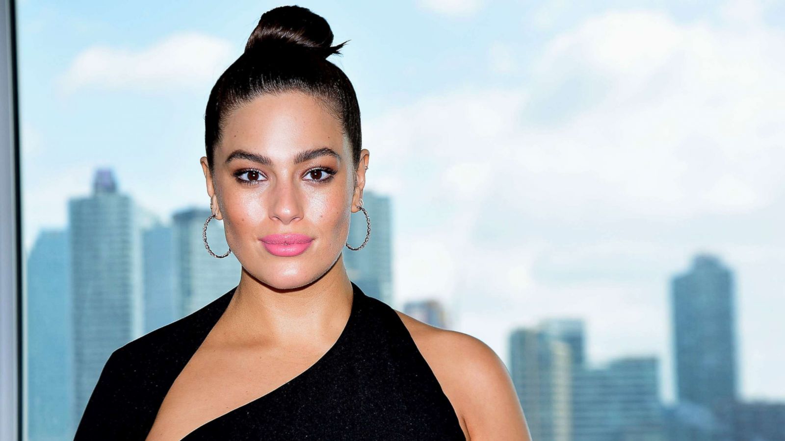 PHOTO: Ashley Graham Poses at the UNWFPA Annual Awards Luncheon, March 8, 2018 in New York City.