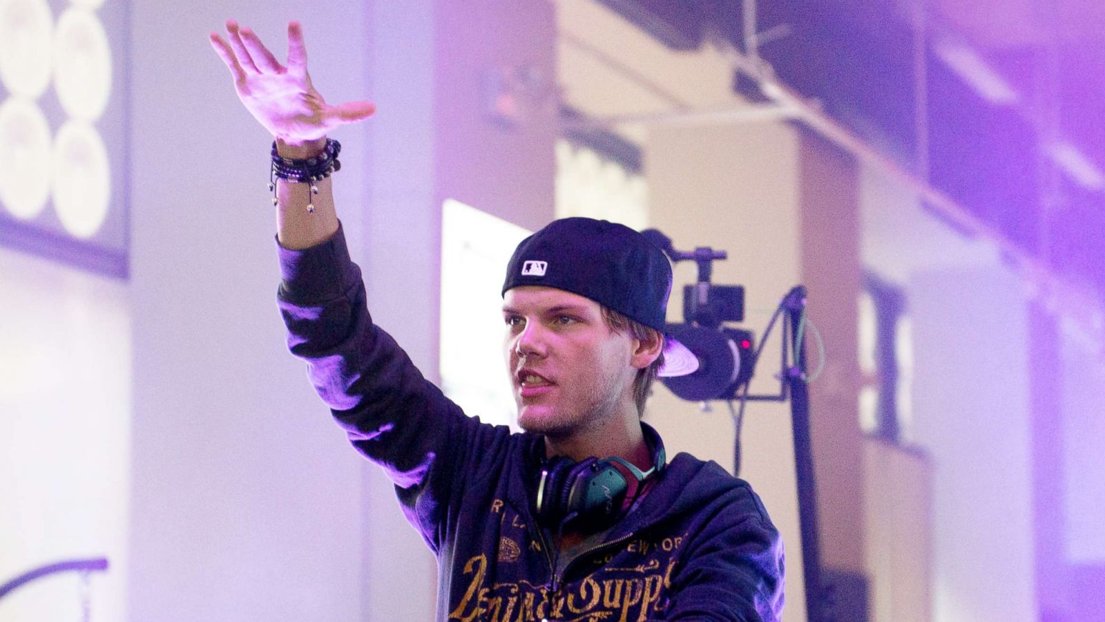 PHOTO: Avicii performs at the MLB Fan Cave on Oct. 1, 2013, in New York City.