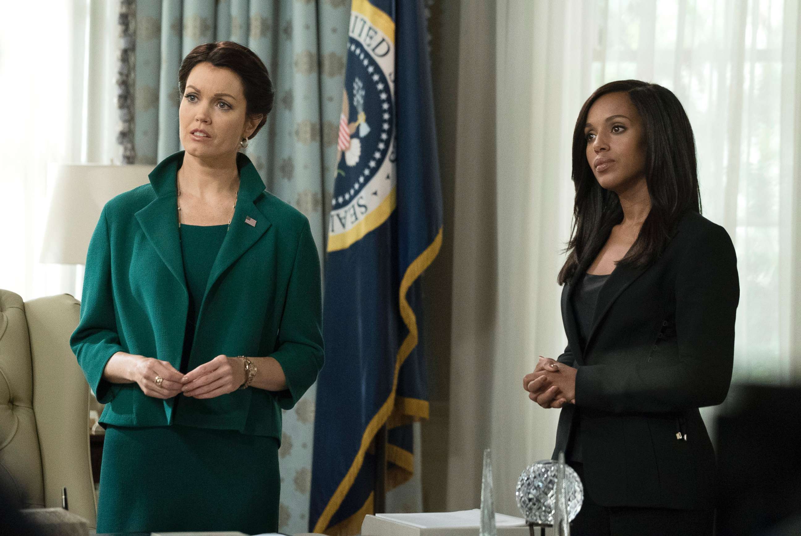 PHOTO: Bellamy Young and Kerry Washington appear on an episode of "Scandal." 