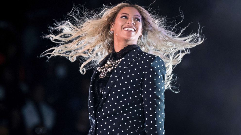 PHOTO: Beyonce performs at a Get Out the Vote concert for Democratic presidential candidate Hillary Clinton in Cleveland, Nov. 4, 2016.